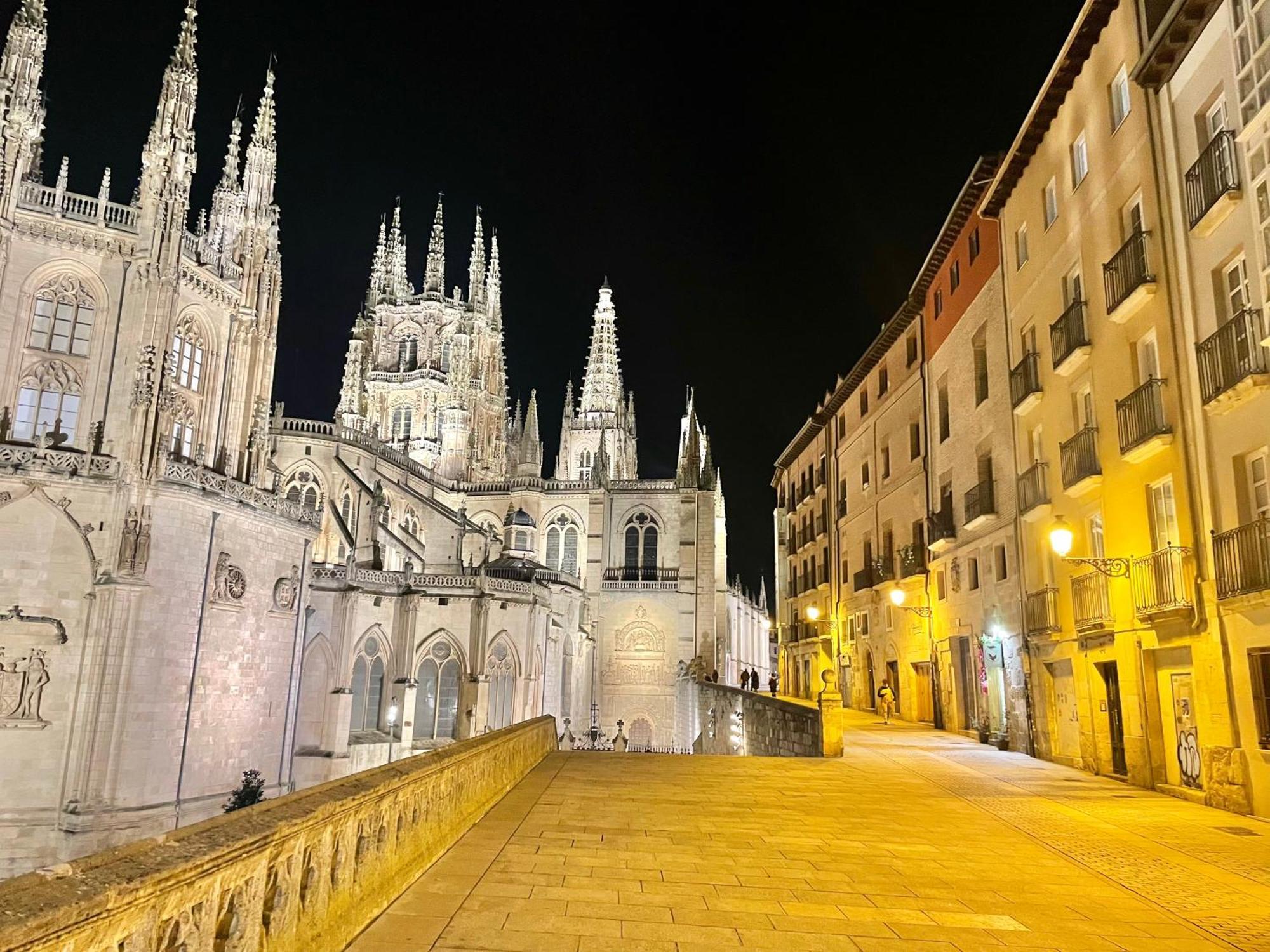 Tocando La Catedral By Exclusive Burgos Apartments Eksteriør bilde